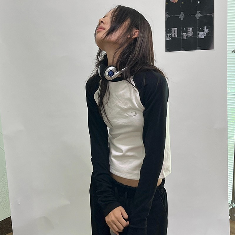 Women's T-Shirt Karrram Grunge Patchwork T-shirt 90s Vintage Embroidery Tshirt Japanese Harajuku Slim Long Sleeve Tee Shirt Korean Streetwear 230