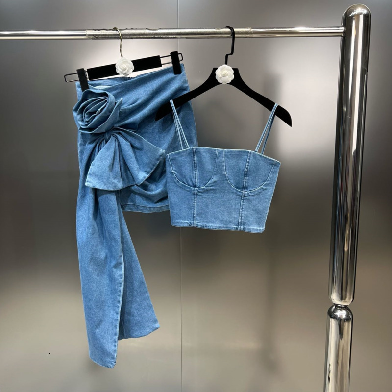 Two Piece Dress PREPOMP Summer Petal Applique Blue Denim Slim Bodycon Half Skirt Women Y2k Sleeveless Camis Crop Top Set GH900 230509
Two Piece Dress PREPOMP Summer Petal Applique Blue Denim Slim Bodycon Half Skirt Women Y2k Sleeveless Camis Crop Top Set GH900 230509