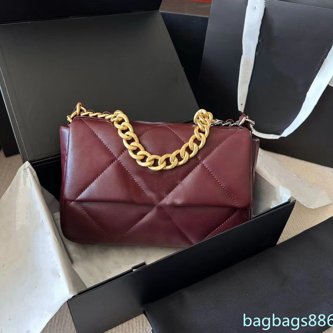 Fashion clamshell handbag bags classic designer bags pure color real sheepskin pipi luxury handbags multicolor metal chain Crossbody bags 25 cm, Style 10
Fashion clamshell handbag bags classic designer bags pure color real sheepskin pipi luxury handbags multicolor metal chain Crossbody bags 25 cm, Style 10
