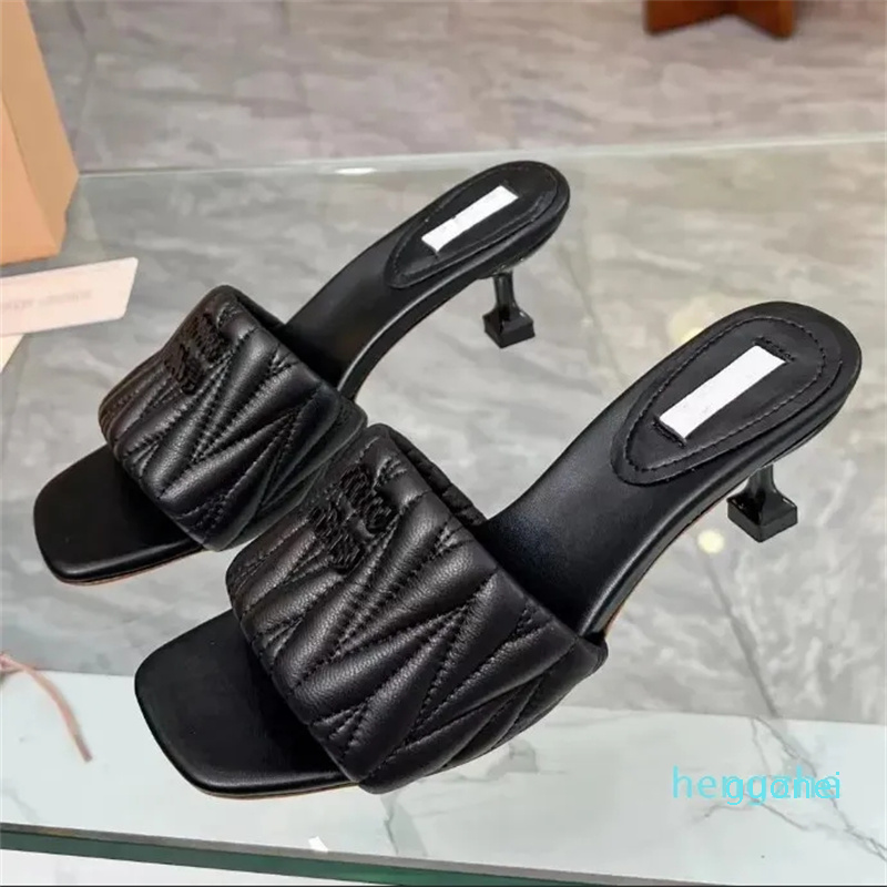 Designer -Slippers Women High Heel Sandals Pleated Leather Banquet Shoe Wine Cup Heels Casual Home Classic Dinner Shoes
Designer -Slippers Women High Heel Sandals Pleated Leather Banquet Shoe Wine Cup Heels Casual Home Classic Dinner Shoes