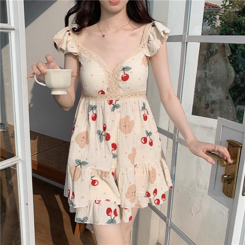 Women's Sleepwear Soft Lace Patchwork Cherry Print Cute Summer Pajama Set Apricot Cotton Gauze Spaghetti Strap Tops Sexy Shorts Suit
Women's Sleepwear Soft Lace Patchwork Cherry Print Cute Summer Pajama Set Apricot Cotton Gauze Spaghetti Strap Tops Sexy Shorts Suit
