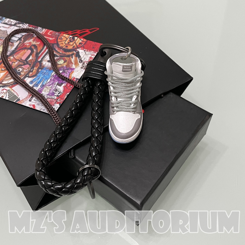 Keychains Lanyards Creative Gift Box Package Sneakers Model Set Mobile Phone Backpack Cute Pendant Couple Birthday 230508