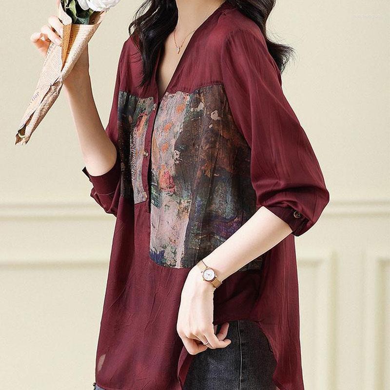 Women's Blouses Fashion Loose Printed Spliced Blouse Burgundy Casual Commute V-Neck Button Women's Clothing Korean 2023 Spring Long
Women's Blouses Fashion Loose Printed Spliced Blouse Burgundy Casual Commute V-Neck Button Women's Clothing Korean 2023 Spring Long