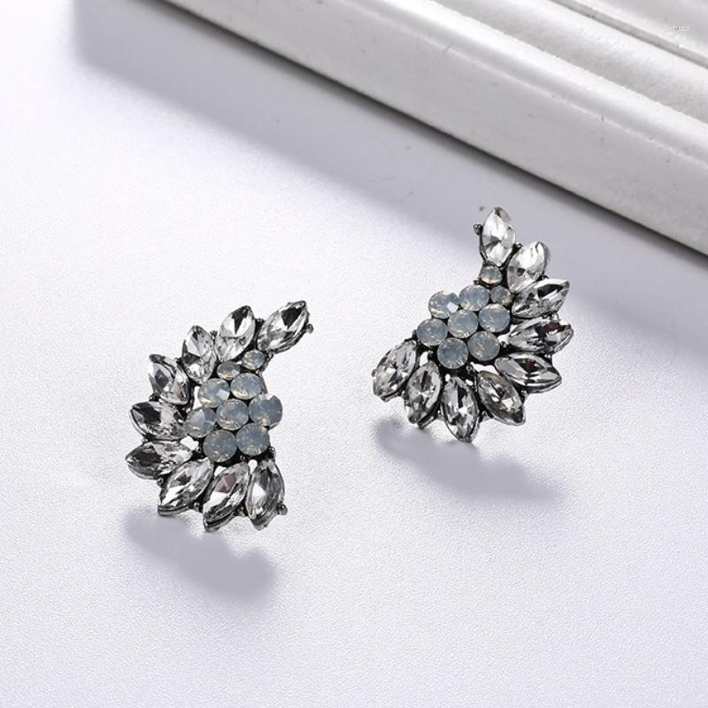 Stud Earrings Luxury Fashion Simple Full Of Clear Rhinestone Hollow Wing-shaped For Women Crystal Ear Jewelry Wholesale
Stud Earrings Luxury Fashion Simple Full Of Clear Rhinestone Hollow Wing-shaped For Women Crystal Ear Jewelry Wholesale