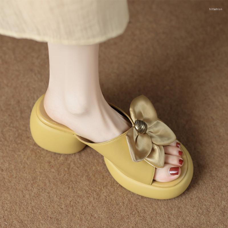 Slippers Fashion Flower Women Chunky Shoes Summer 2023 Sandals Flip Flops Casual Beach PU Leather Ladies Slides Chaussure, Beige
Slippers Fashion Flower Women Chunky Shoes Summer 2023 Sandals Flip Flops Casual Beach PU Leather Ladies Slides Chaussure, Beige