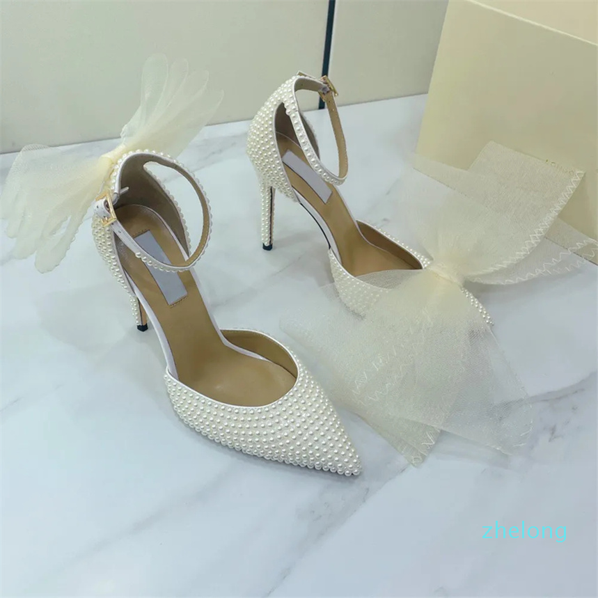 designer white commuter wedding shoes patent leather handmade sticky pearl decoration upper mesh bow embellished elegant
designer white commuter wedding shoes patent leather handmade sticky pearl decoration upper mesh bow embellished elegant