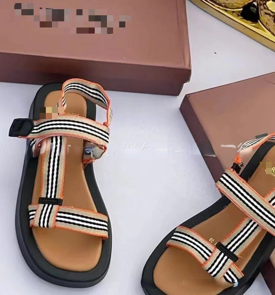 Summer New Foreign Trade Flat for Outdoors Beach Sandals Women 43 Women's Large Size Sandals All-match
Summer New Foreign Trade Flat for Outdoors Beach Sandals Women 43 Women's Large Size Sandals All-match