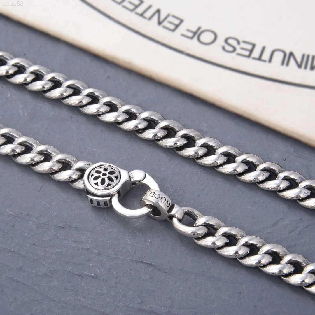 Oem Custom 55cm 59g 925 Sterling Silver Necklace Cuban Chain Necklace for Man Women Boyfriends
Oem Custom 55cm 59g 925 Sterling Silver Necklace Cuban Chain Necklace for Man Women Boyfriends