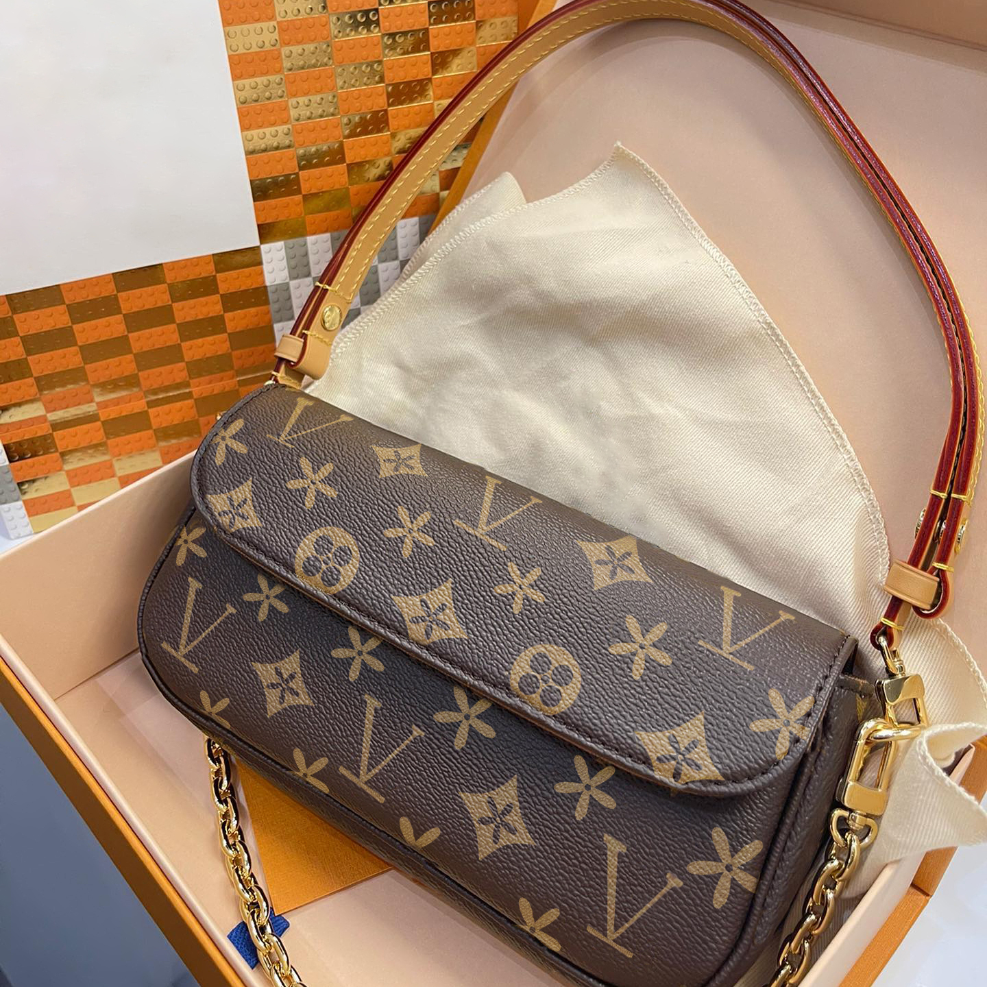fashion wallet M81911 M82210 on chain ivy bag women mens mini pochette Designer white flap shoulder bags Luxury Calfskin handbag gold crossbody beach clutch tote bag, Black embossed
fashion wallet M81911 M82210 on chain ivy bag women mens mini pochette Designer white flap shoulder bags Luxury Calfskin handbag gold crossbody beach clutch tote bag, Black embossed
