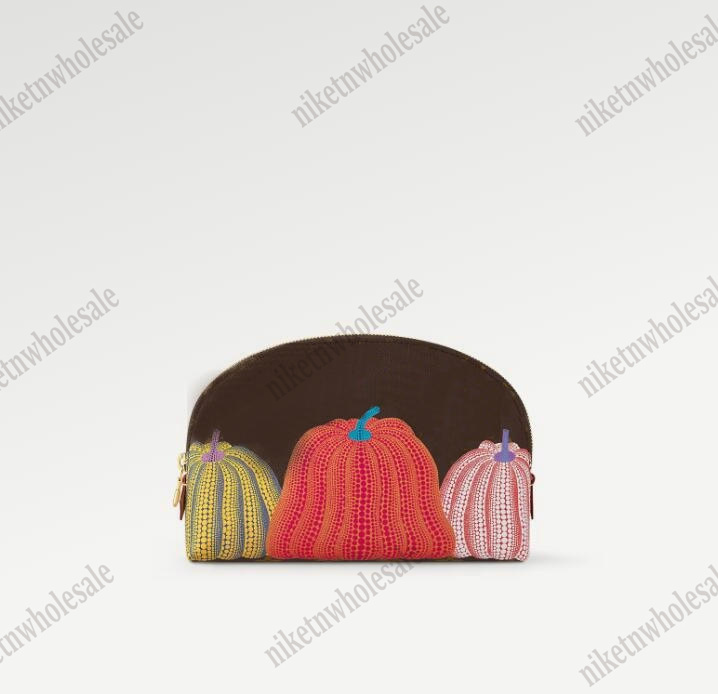 YK Clutch Bag Pumpkin Pattern Cosmetic bag Cross Body Bag Women Designer Chain Tote Bag Luxurious Monograms Leather Shoulder Bag Purse M46472 M47353, Color#01
YK Clutch Bag Pumpkin Pattern Cosmetic bag Cross Body Bag Women Designer Chain Tote Bag Luxurious Monograms Leather Shoulder Bag Purse M46472 M47353, Color#01