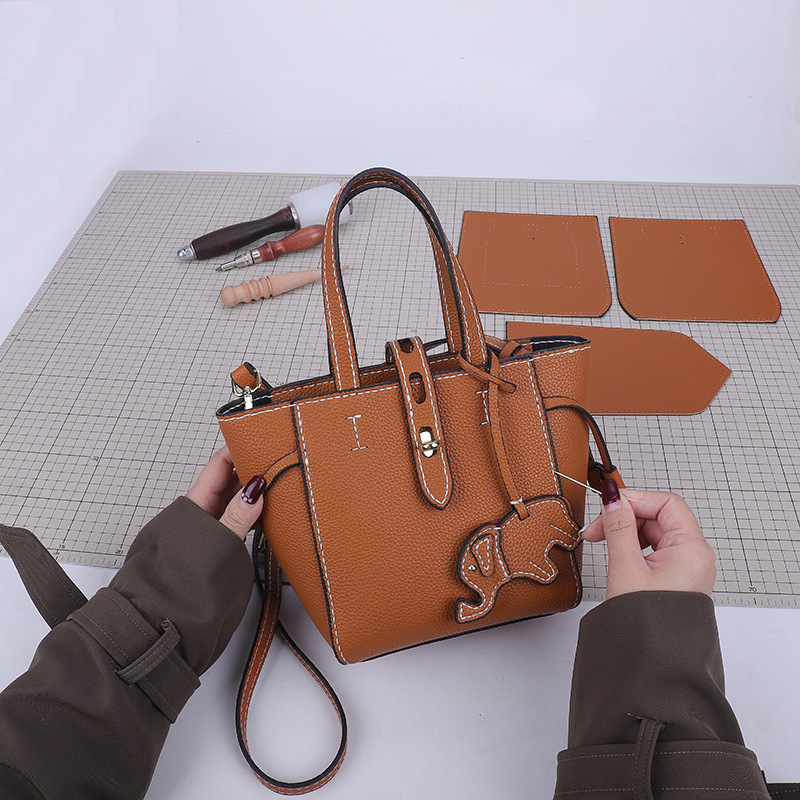 Bag Parts Accessories DIY Handmade Bag Set HandBag Shloulder Straps Luxury Bag Handles For Hand Stitching Shoulder Bags Accessories for Women's Bag 230509
Bag Parts Accessories DIY Handmade Bag Set HandBag Shloulder Straps Luxury Bag Handles For Hand Stitching Shoulder Bags Accessories for Women's Bag 230509