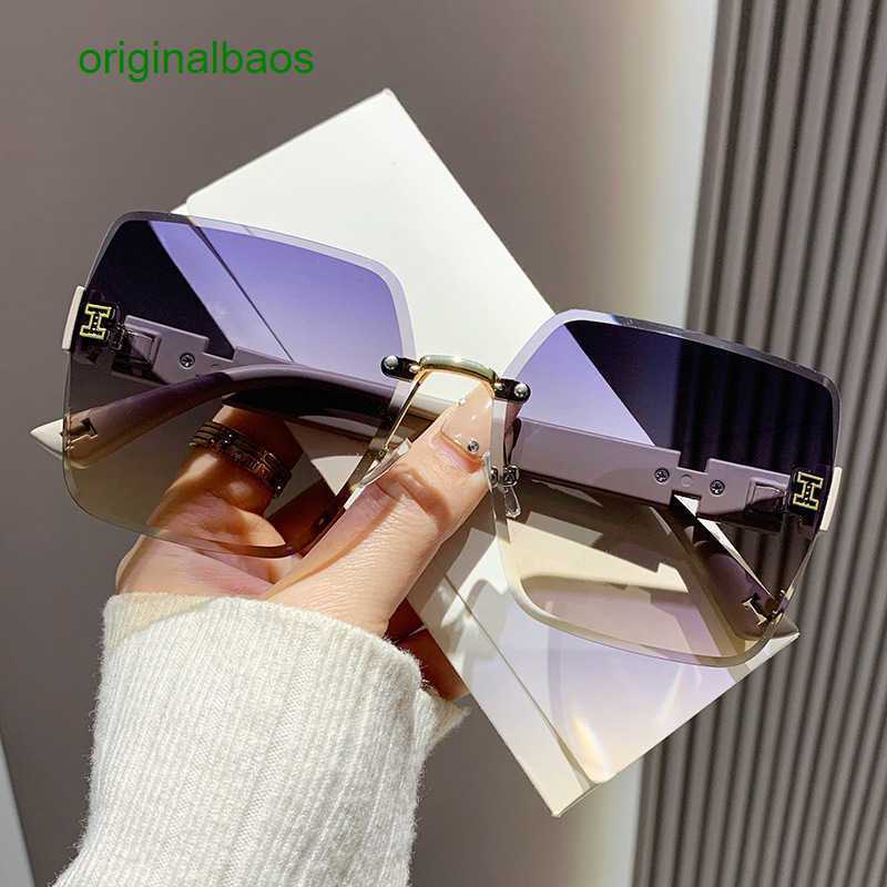 Hemres Designer Sunglasses New Fashion Trend Two Color Gradual Change Sunglasses for Women Tiktok Net Red with Frameless Advanced Sunscreen 2K7O B6AE
Hemres Designer Sunglasses New Fashion Trend Two Color Gradual Change Sunglasses for Women Tiktok Net Red with Frameless Advanced Sunscreen 2K7O B6AE