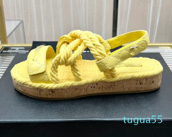 Womens Flat Slippers Plain Leather Sandals Vintage Quilted Skateboard Shoes Student Shoes Casual Flip Flops Party Shoes Show
Womens Flat Slippers Plain Leather Sandals Vintage Quilted Skateboard Shoes Student Shoes Casual Flip Flops Party Shoes Show