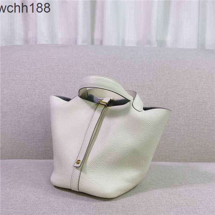 Designer Pink Bag Basket 2023 Bags Tote Soft Leather Bucket Women's Cowhide Picotin Small Locks Large Capacity Bucket Handbag 7awd, 18cm
Designer Pink Bag Basket 2023 Bags Tote Soft Leather Bucket Women's Cowhide Picotin Small Locks Large Capacity Bucket Handbag 7awd, 18cm