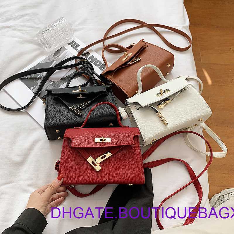 Designer Hremm Kelys's Evening Bags for outlet 2023 new fashion women's bag lock buckle shoulder carry-on messenger autumn Have real Logo, Red
Designer Hremm Kelys's Evening Bags for outlet 2023 new fashion women's bag lock buckle shoulder carry-on messenger autumn Have real Logo, Red