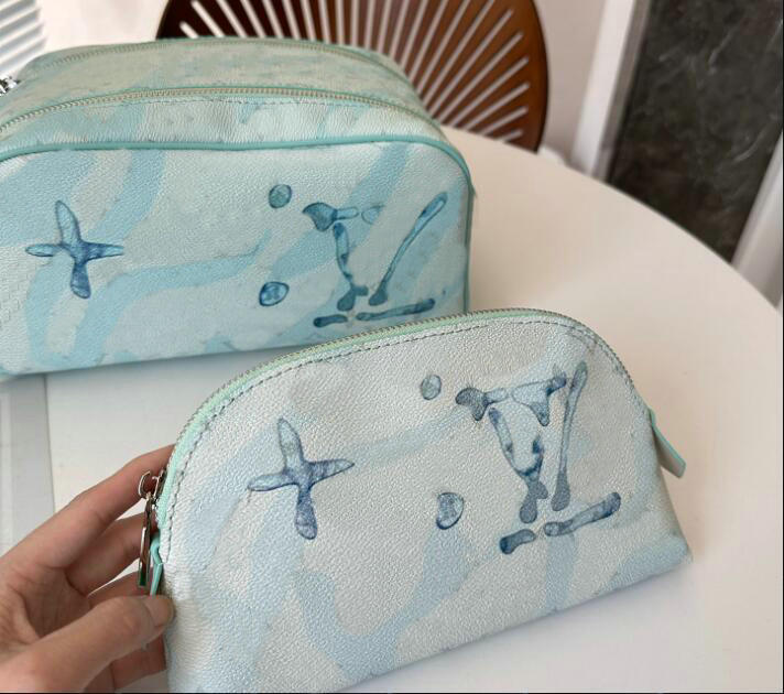 Double zipper men travelling toilet bag designer women wash large capacity cosmetic shower bags toiletry Pouch makeup bags Purse Crossbody Bag, White/blue
Double zipper men travelling toilet bag designer women wash large capacity cosmetic shower bags toiletry Pouch makeup bags Purse Crossbody Bag, White/blue