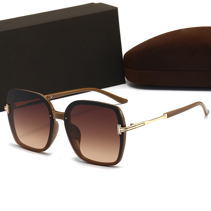 Brand Men Designer Sunglasses Luxury Sunglasses for Women New Women's Sunglasses Fashion Trend Sun Glasses Driving Travel Casual Sunglasses with Box 581
Brand Men Designer Sunglasses Luxury Sunglasses for Women New Women's Sunglasses Fashion Trend Sun Glasses Driving Travel Casual Sunglasses with Box 581