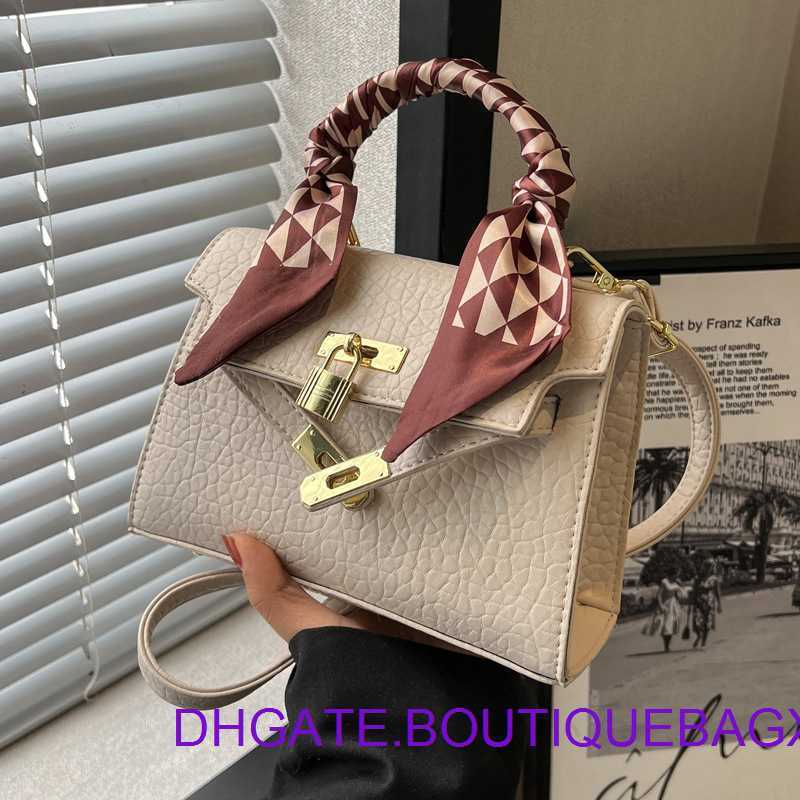 Designer Hremm Kelys's Bags for sale Small Women's Summer Versatile 2023 New Fashion Crossbody Litchi Pattern Handheld Square Have Real Logo, Black
Designer Hremm Kelys's Bags for sale Small Women's Summer Versatile 2023 New Fashion Crossbody Litchi Pattern Handheld Square Have Real Logo, Black