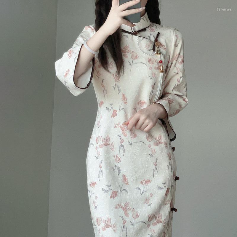 Ethnic Clothing 2023 Spring Daily Chinese Style Cheongsam Long Sleeve Women Beige Floral Qipao High Quality Elegant Dress
Ethnic Clothing 2023 Spring Daily Chinese Style Cheongsam Long Sleeve Women Beige Floral Qipao High Quality Elegant Dress