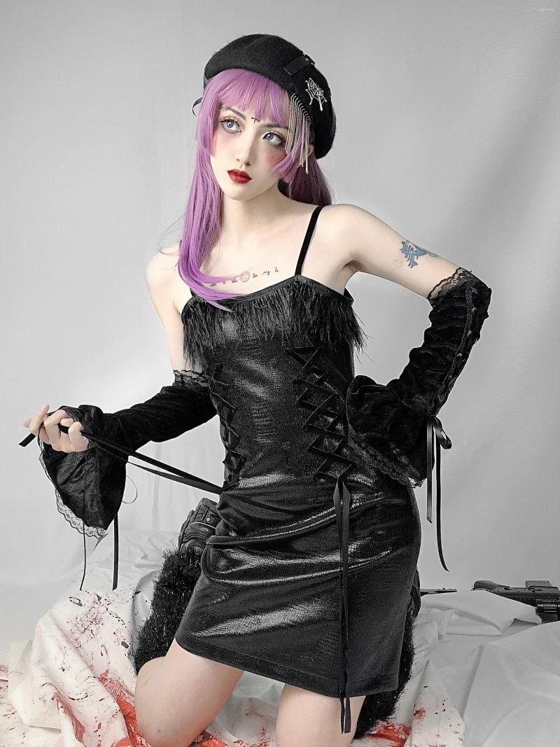 Casual Dresses Original Design Gothic Strap Snakeskin Leather Slip Dress Solid Black Feathers Patch Lace-up Mini Sexy Slim, Sleeve
Casual Dresses Original Design Gothic Strap Snakeskin Leather Slip Dress Solid Black Feathers Patch Lace-up Mini Sexy Slim, Sleeve
