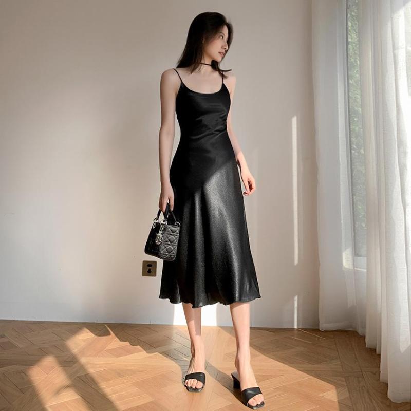 Casual Dresses 2023 Women Summer Shiny Satin Spaghetti Strap Green Champagne Black Sexy Elegant French Dress Vestidos De Mujer
Casual Dresses 2023 Women Summer Shiny Satin Spaghetti Strap Green Champagne Black Sexy Elegant French Dress Vestidos De Mujer