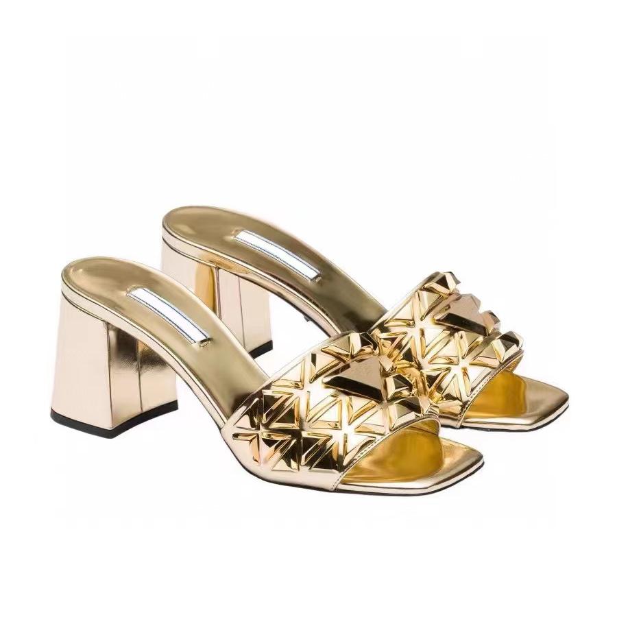 Thick high heels women's slippers classic triangle buckle decoration mules luxury designer sandals street style factory shoes 35-42 with box, Black
Thick high heels women's slippers classic triangle buckle decoration mules luxury designer sandals street style factory shoes 35-42 with box, Black