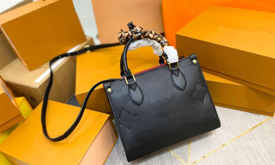 Designer Shoulder Bags Women Totes Handbags Embossed Flower ONTHEGO Womens Shopping handbag Tote Shoulders Female purse backpack, White purple
Designer Shoulder Bags Women Totes Handbags Embossed Flower ONTHEGO Womens Shopping handbag Tote Shoulders Female purse backpack, White purple