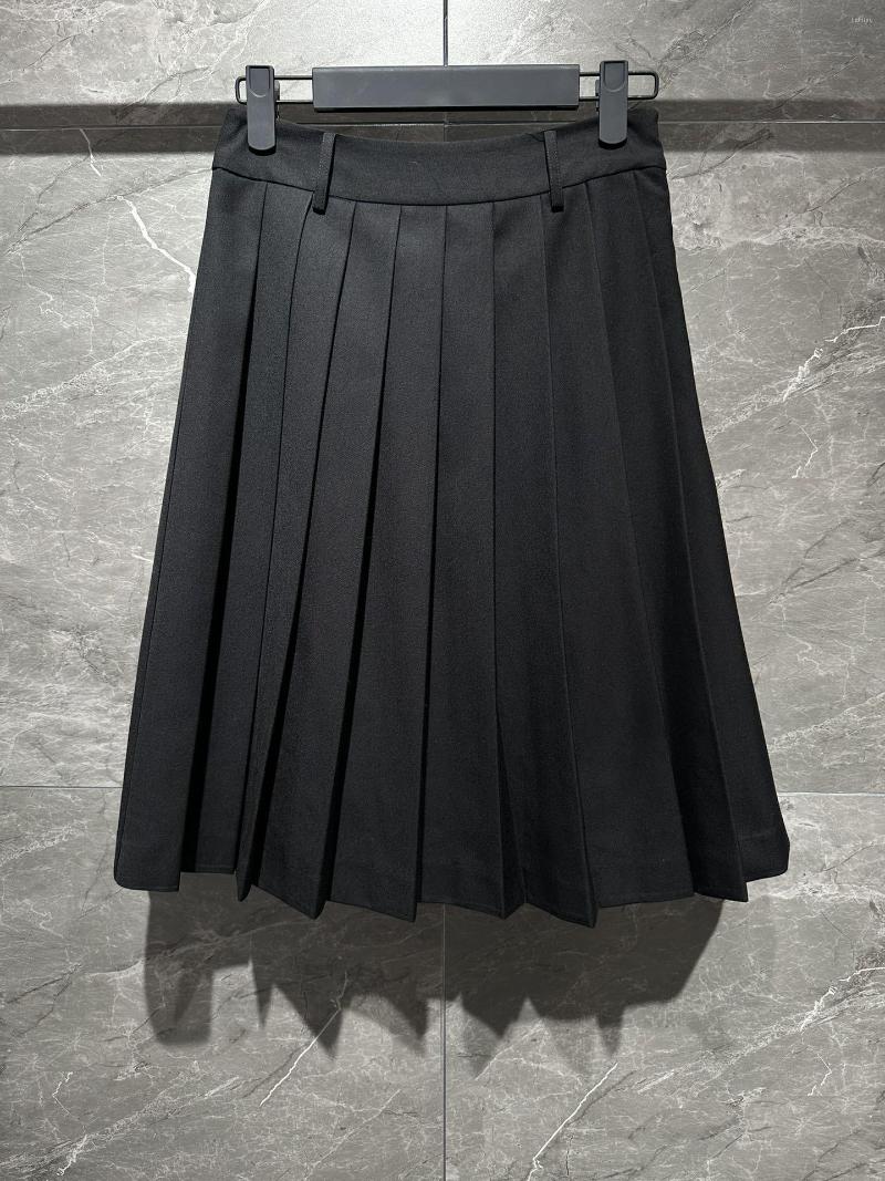Skirts Three-dimensional Pleated Version Of Minimalist Comfortable Upper Body Slimming And Versatile, Black 
Skirts Three-dimensional Pleated Version Of Minimalist Comfortable Upper Body Slimming And Versatile, Black