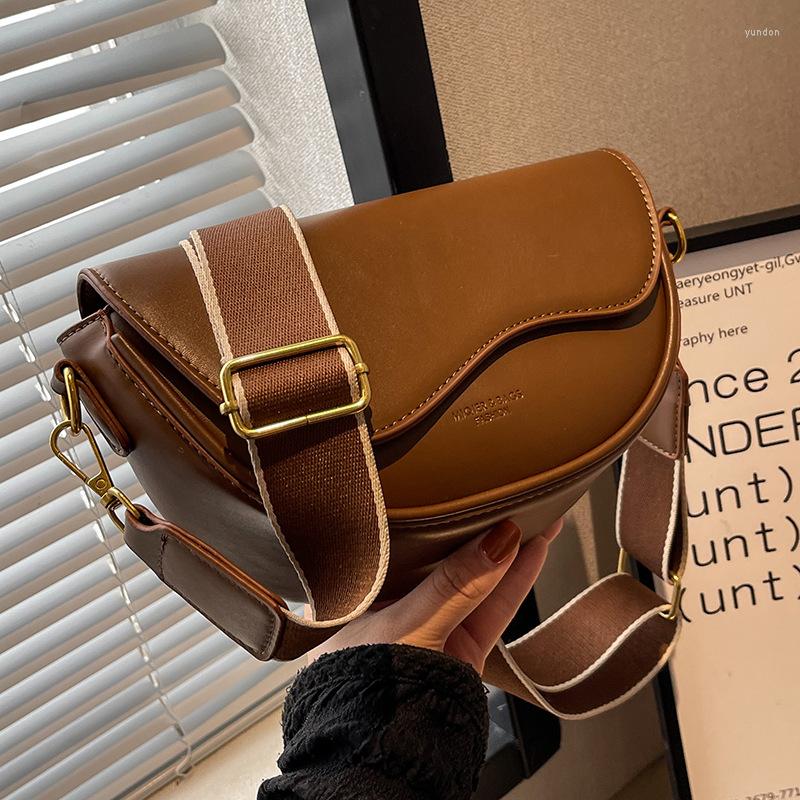 Evening Bags Women Fashion Shoulder Underarm Bag Retro Semicircle Saddle Tote Luxury Designer Wide Strap Handbag Ladies Crossbody, Beige
Evening Bags Women Fashion Shoulder Underarm Bag Retro Semicircle Saddle Tote Luxury Designer Wide Strap Handbag Ladies Crossbody, Beige