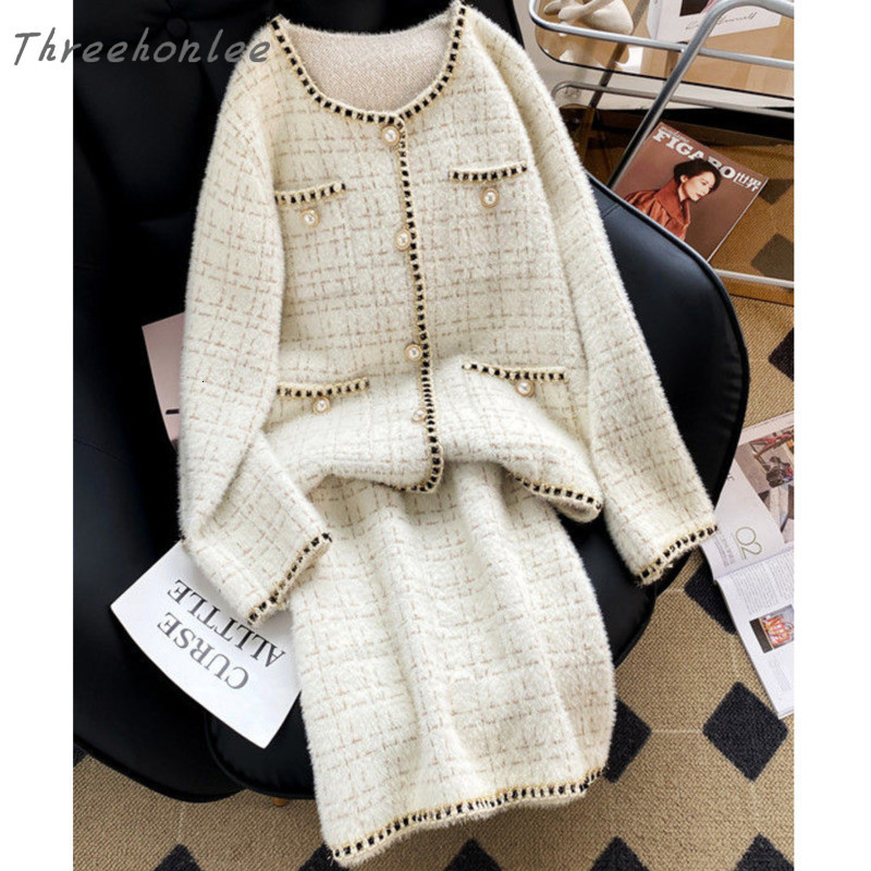 Two Piece Dress Temperament Women 2 Sets Outfit For French Vintage Fragrance Fleece Coats And Mini Skirts Set Clothing 230508, Creamy-white
Two Piece Dress Temperament Women 2 Sets Outfit For French Vintage Fragrance Fleece Coats And Mini Skirts Set Clothing 230508, Creamy-white