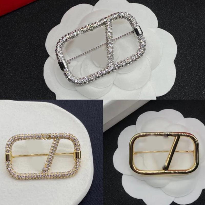 Fashion brooches designer For Women Luxury Designers Jewelry brooch classic V Letter Brooch With Full Diamond And Simple Suit Accessories
Fashion brooches designer For Women Luxury Designers Jewelry brooch classic V Letter Brooch With Full Diamond And Simple Suit Accessories