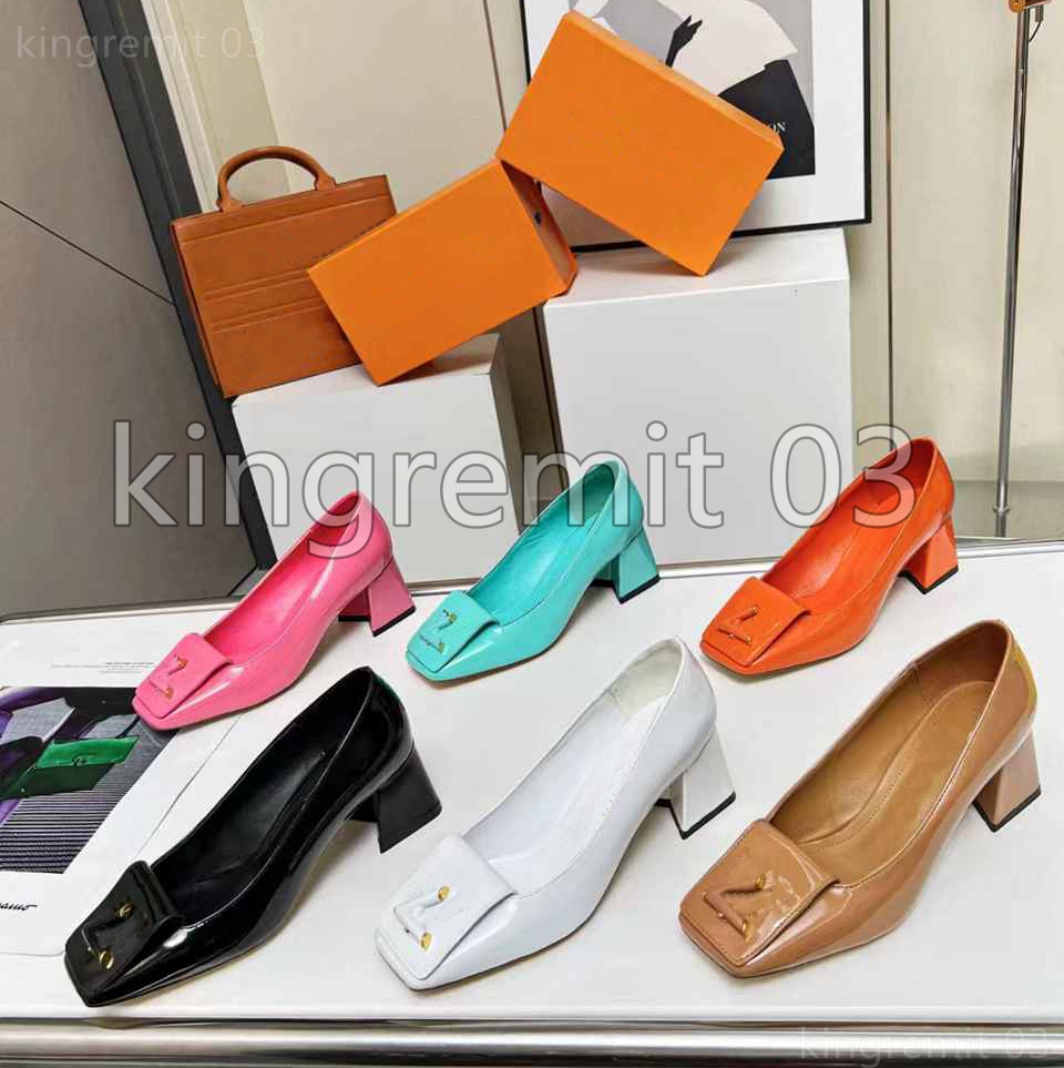 Designer Sandal Shake Flat Mule Chunky Heels Women Metallic Lambskin Slipper Mid Heel Slippers High Heeled Fashion Slides Summer Slides With BOX
Designer Sandal Shake Flat Mule Chunky Heels Women Metallic Lambskin Slipper Mid Heel Slippers High Heeled Fashion Slides Summer Slides With BOX