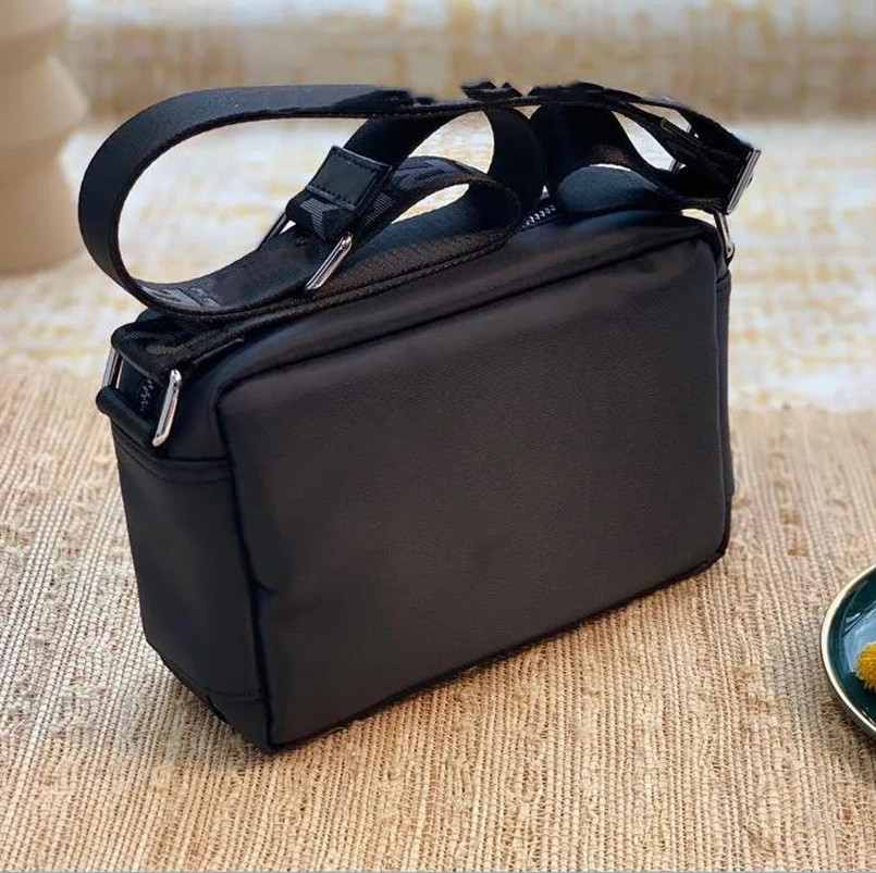2023 winter design chest men's and women's handbag purse full color cute messenger bag unisex shoulder bag Size 23cm, Waist bags
2023 winter design chest men's and women's handbag purse full color cute messenger bag unisex shoulder bag Size 23cm, Waist bags