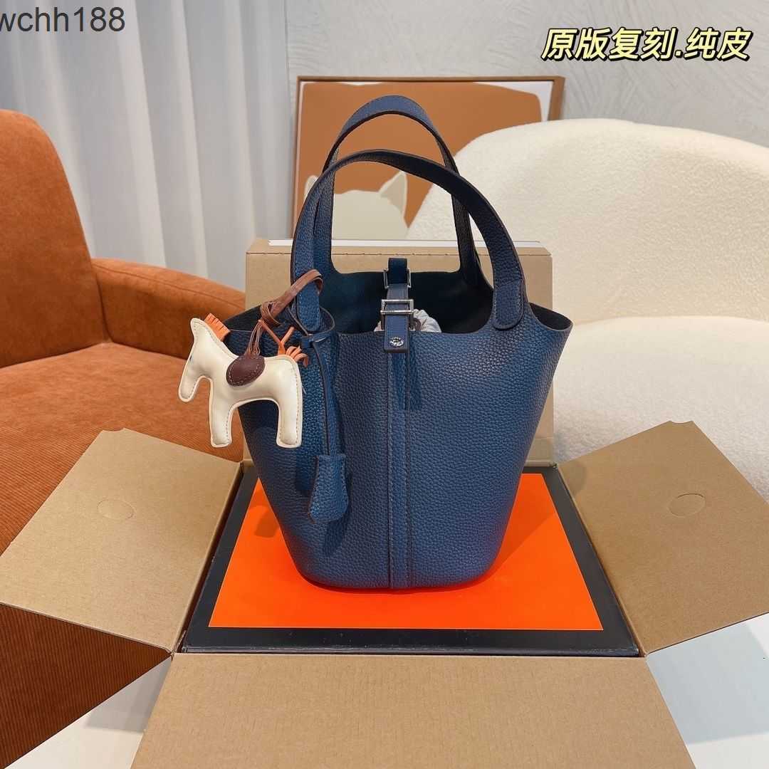 2023 Top Palm Designer Basket Bags Tote h Picotin Layer Cow Leather Handle Locks Bag Lychee Grain Basket Women's Bucket Handbag K1hb, Bright red
2023 Top Palm Designer Basket Bags Tote h Picotin Layer Cow Leather Handle Locks Bag Lychee Grain Basket Women's Bucket Handbag K1hb, Bright red