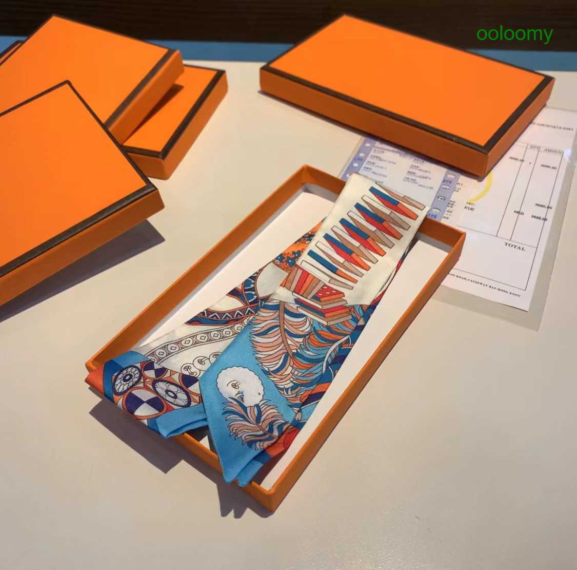 Hemres Designer Cravat Round Dot Key White Binding Silk Ribbon Double-sided Scarf 100% Mulberry High-end Real Female E57R
Hemres Designer Cravat Round Dot Key White Binding Silk Ribbon Double-sided Scarf 100% Mulberry High-end Real Female E57R