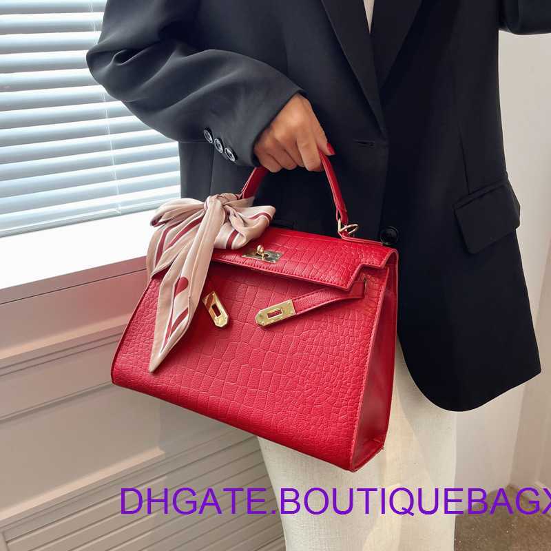 Designer Hremm Kelys's Bags for sale Wedding Bridal Female 2023 New Small Premium Large Capacity Crocodile Red Have Real Logo, Black
Designer Hremm Kelys's Bags for sale Wedding Bridal Female 2023 New Small Premium Large Capacity Crocodile Red Have Real Logo, Black