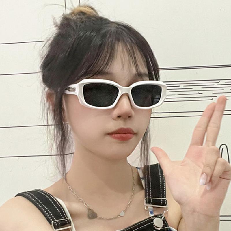 Sunglasses Rectangle Men Women Y2K Fashionable Sun Glasses Square Trendy Shades Punk Eyeglasses Vintage Gafas De Sol
Sunglasses Rectangle Men Women Y2K Fashionable Sun Glasses Square Trendy Shades Punk Eyeglasses Vintage Gafas De Sol