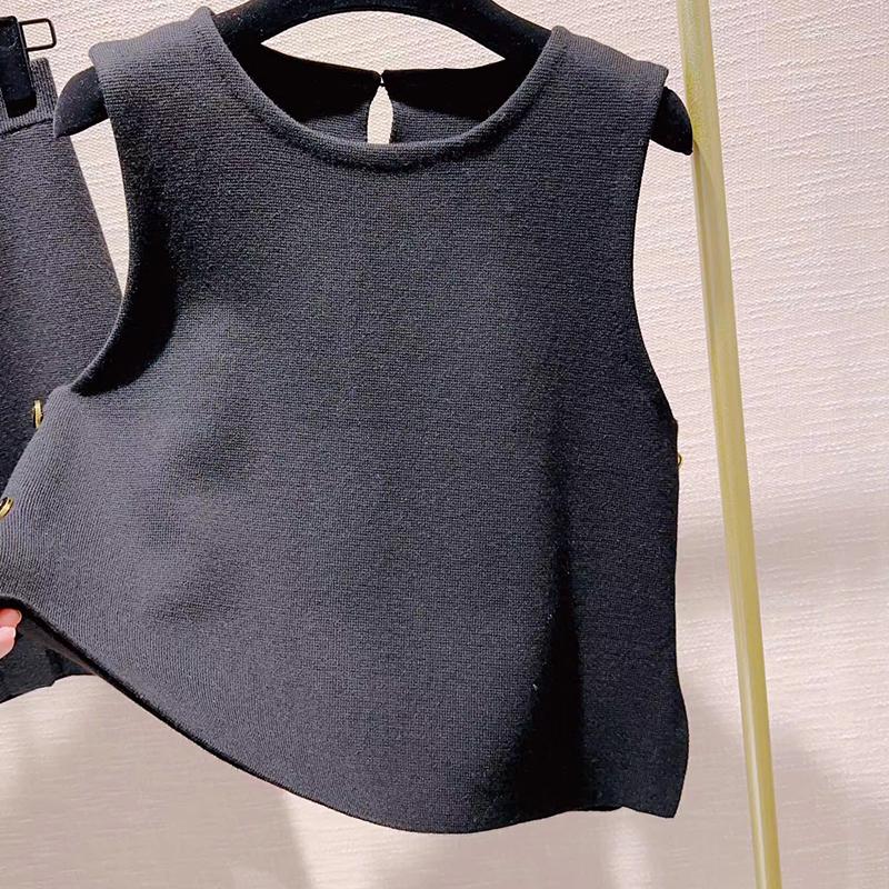 Women's Tanks Fashion High Quality Side Slit Button Wool Knit Vest For Women 2023 Solid Knitwear O-Neck Sleeveless Black Tank Top Lady, Picture shown
Women's Tanks Fashion High Quality Side Slit Button Wool Knit Vest For Women 2023 Solid Knitwear O-Neck Sleeveless Black Tank Top Lady, Picture shown