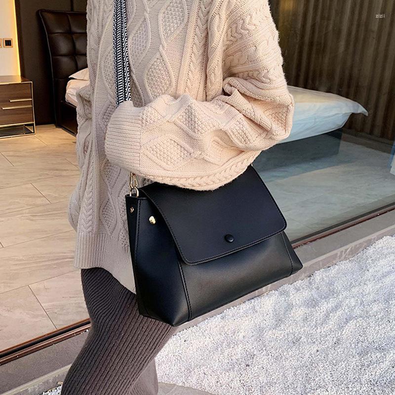 Evening Bags 2023 Versatile Crossbody Bag Fashion Handbag Single Shoulder Four Seasons Bucket Western Style Women's, Blue
Evening Bags 2023 Versatile Crossbody Bag Fashion Handbag Single Shoulder Four Seasons Bucket Western Style Women's, Blue