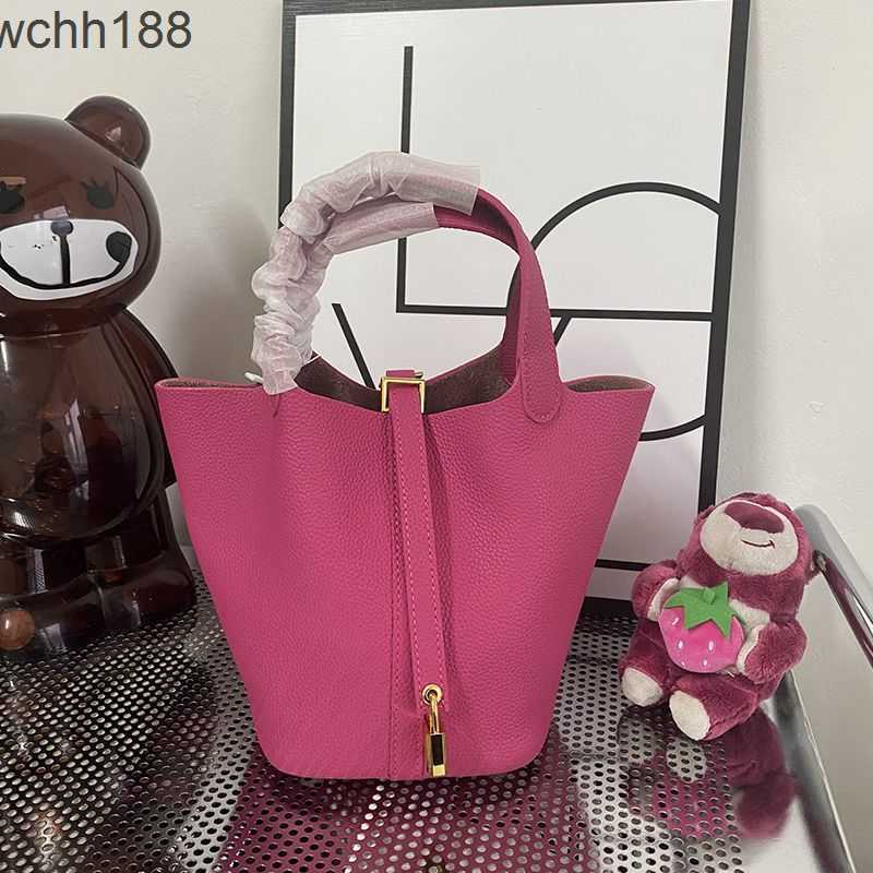 Cowhide Tote Leather Picotin Locks Bucket Bag Small Basket 2023 Women's Bags Pink Designer Soft Large Capacity Bucket Handbag 2rs9, 18cm
Cowhide Tote Leather Picotin Locks Bucket Bag Small Basket 2023 Women's Bags Pink Designer Soft Large Capacity Bucket Handbag 2rs9, 18cm