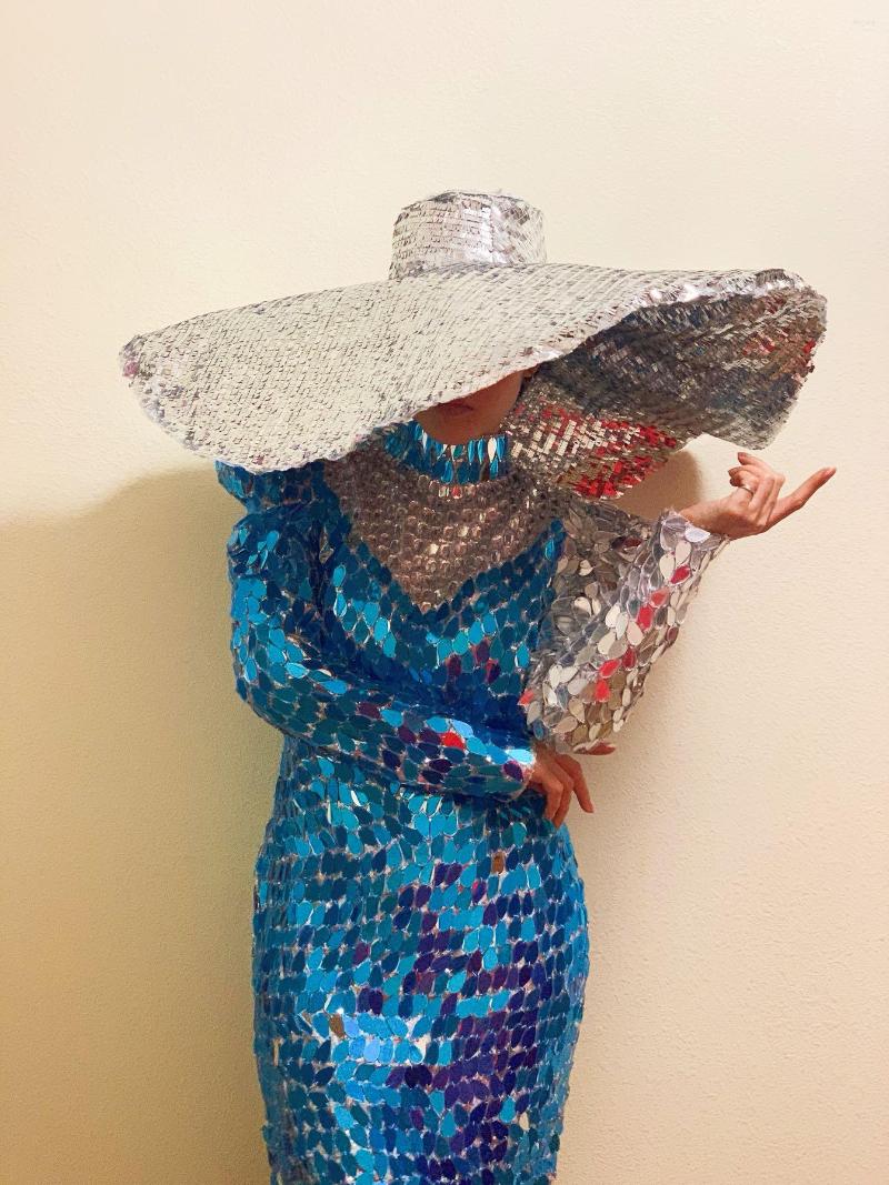 Stage Wear Creative Performance Clothing Silver Mirror Dress Large Brim Bar Commercial Walk Show Nightclub Female Singer, As show
Stage Wear Creative Performance Clothing Silver Mirror Dress Large Brim Bar Commercial Walk Show Nightclub Female Singer, As show