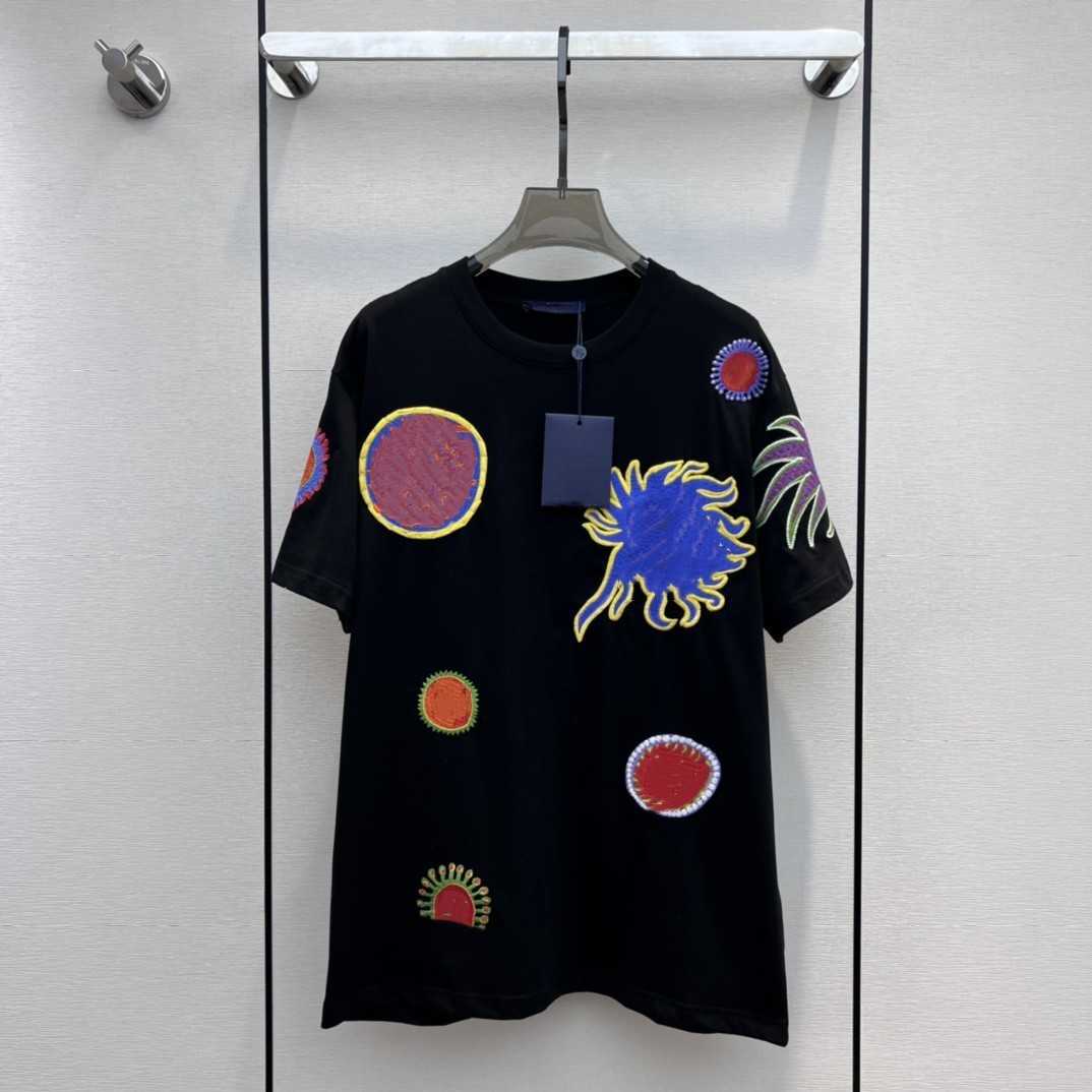 23ss Designer Men' T-shirt Made in Italy Polo Shirt Colorful Flying Fish Embroidery Short Sleeve T-shirt Cotton Women' T-shirt, White
23ss Designer Men' T-shirt Made in Italy Polo Shirt Colorful Flying Fish Embroidery Short Sleeve T-shirt Cotton Women' T-shirt, White