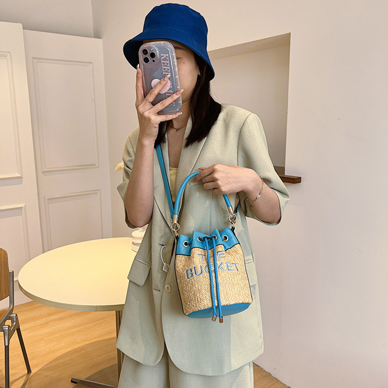 Quality Bucket Bag Summer Fashion Women's Woven Bag Personalized Letter Beach Bag Shoulder Bag for Women, Aspic
Quality Bucket Bag Summer Fashion Women's Woven Bag Personalized Letter Beach Bag Shoulder Bag for Women, Aspic