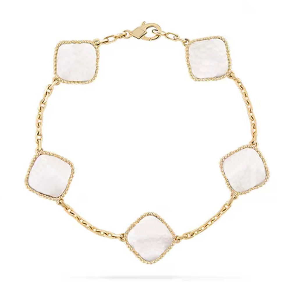 VAN Designer White Clover Bracelet 18K Gold Onyx Shell Mother of Pearl Bracelet Women and Girls Wedding Mother's Day Jewelry Women's Gifts
VAN Designer White Clover Bracelet 18K Gold Onyx Shell Mother of Pearl Bracelet Women and Girls Wedding Mother's Day Jewelry Women's Gifts