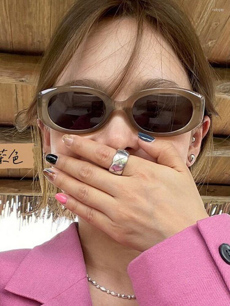 Sunglasses Y2K Oval Rice Nail Women Retro Jelly Color High Quality Small Frame Sun Glasses Men Outdoor Gafas De Sol Mujer UV400
Sunglasses Y2K Oval Rice Nail Women Retro Jelly Color High Quality Small Frame Sun Glasses Men Outdoor Gafas De Sol Mujer UV400