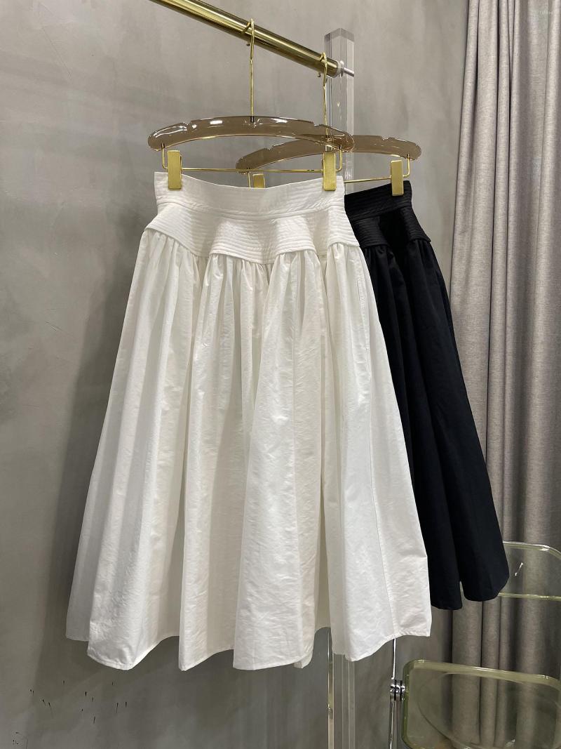 Skirts Three-dimensional Peng Skirt Fabric Texture Is Great Large Silhouette Strength Feeling Black And White Two Colors
Skirts Three-dimensional Peng Skirt Fabric Texture Is Great Large Silhouette Strength Feeling Black And White Two Colors
