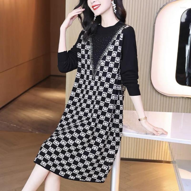Casual Dresses 2023 Autumn/Winter European Goods Heavy Duty Drill Celebrity Temperament Knitted Skirt With Coat Plaid Wool, As shown
Casual Dresses 2023 Autumn/Winter European Goods Heavy Duty Drill Celebrity Temperament Knitted Skirt With Coat Plaid Wool, As shown