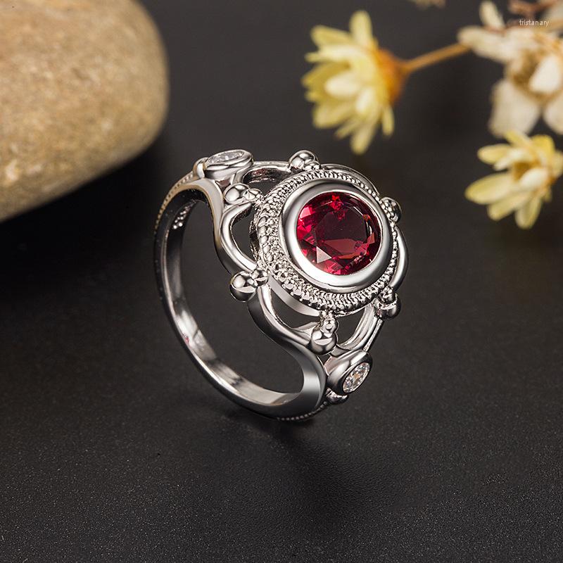 Cluster Rings Vintage Court Style Red Crystal For Women Hollow Carved Silver Color Creative Engagement Wedding Jewelry Accessories
Cluster Rings Vintage Court Style Red Crystal For Women Hollow Carved Silver Color Creative Engagement Wedding Jewelry Accessories