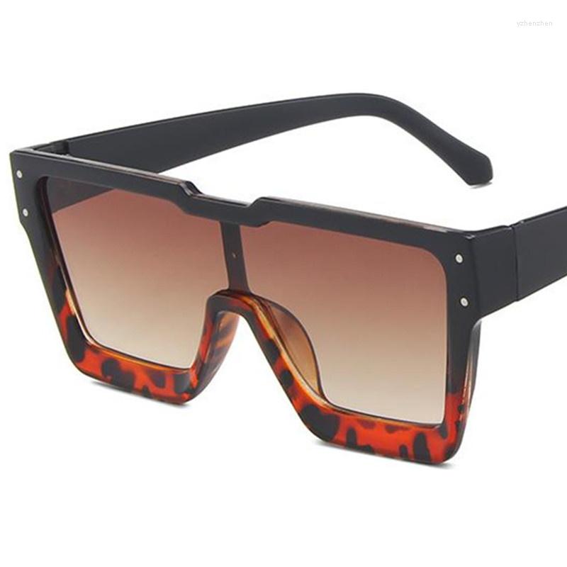 Sunglasses Women Siamese Lens Sun Glasses Anti-UV Spectacles Oversize Frame Eyeglasses Simplity Sports Goggles Ornamental
Sunglasses Women Siamese Lens Sun Glasses Anti-UV Spectacles Oversize Frame Eyeglasses Simplity Sports Goggles Ornamental
