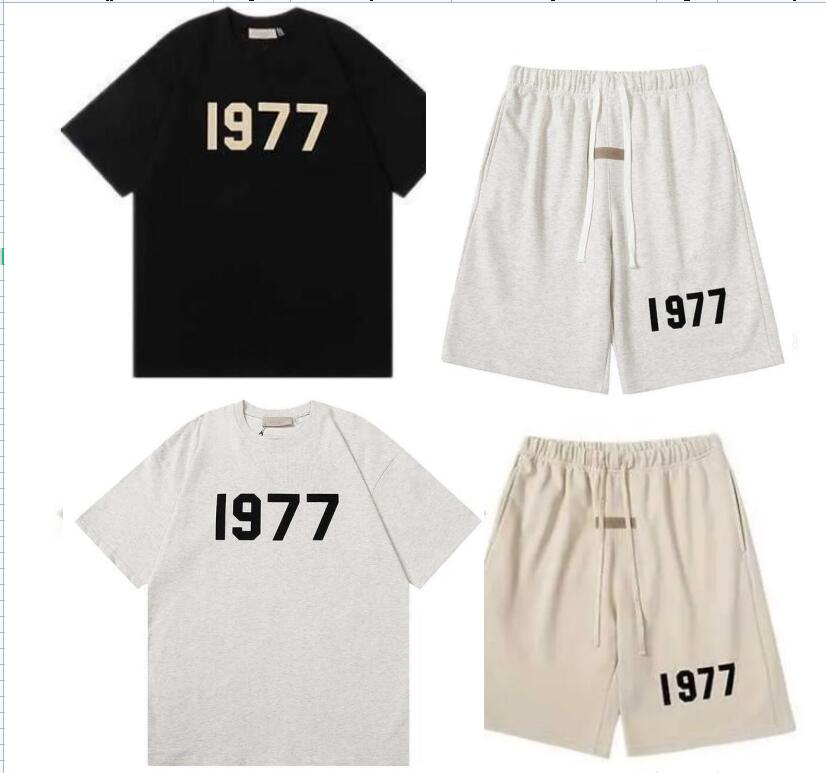 Fashion Ess Designer Hoody hoodie summer fog Season 8 1977 flocking printed cotton short sleeve shorts t-shirt men and women lovers set, Q1111
Fashion Ess Designer Hoody hoodie summer fog Season 8 1977 flocking printed cotton short sleeve shorts t-shirt men and women lovers set, Q1111